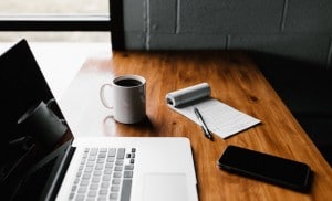 ¿ Cómo puedo reclamar el cobro de una deuda ?