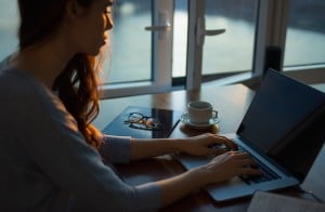 ¿ Cómo hacer una Factura Profesional con IRPF ?